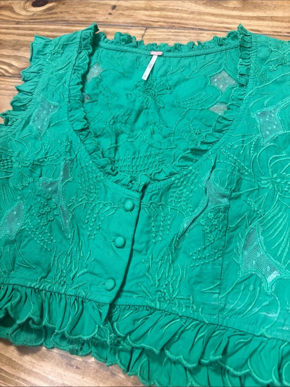 Free People Size Small All The Ways Green Top w/Lace and Embroidered Flowers